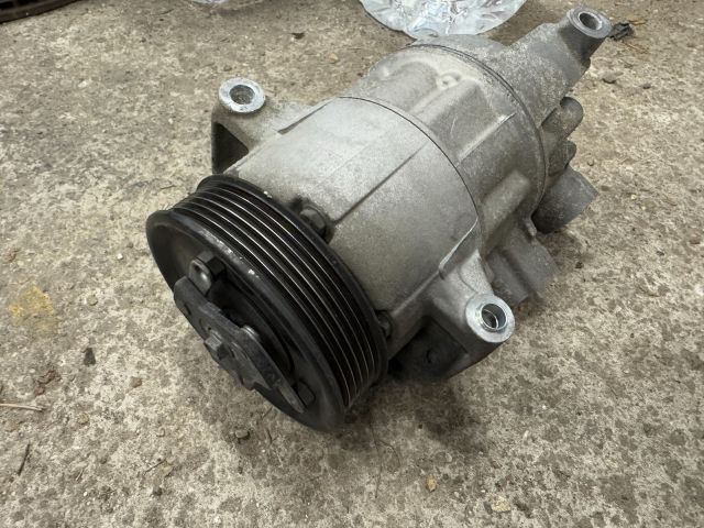 bontott VW PASSAT B8 Klímakompresszor