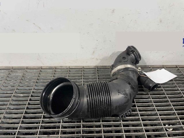 bontott VW PASSAT B8 Légbeömlő Cső