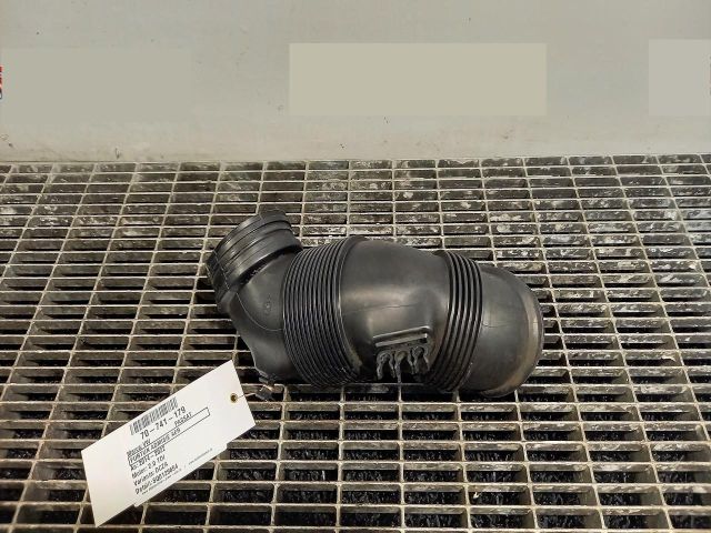 bontott VW PASSAT B8 Légbeömlő Cső