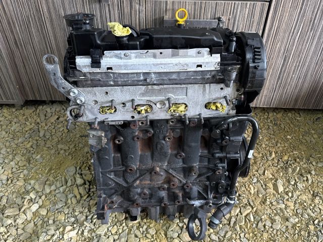 bontott VW PASSAT B8 Motor (Fűzött blokk hengerfejjel)
