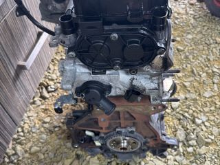 bontott VW PASSAT B8 Motor (Fűzött blokk hengerfejjel)