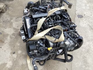 bontott VW PASSAT B8 Motor (Fűzött blokk hengerfejjel)
