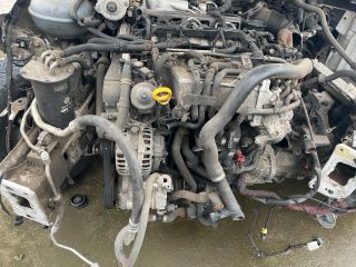bontott VW PASSAT B8 Motor (Fűzött blokk hengerfejjel)