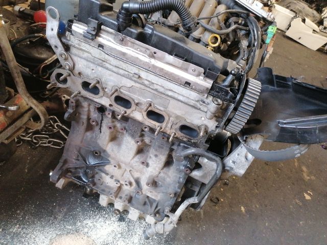 bontott VW PASSAT B8 Motor (Fűzött blokk hengerfejjel)