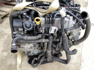 bontott VW PASSAT B8 Motor (Fűzött blokk hengerfejjel)