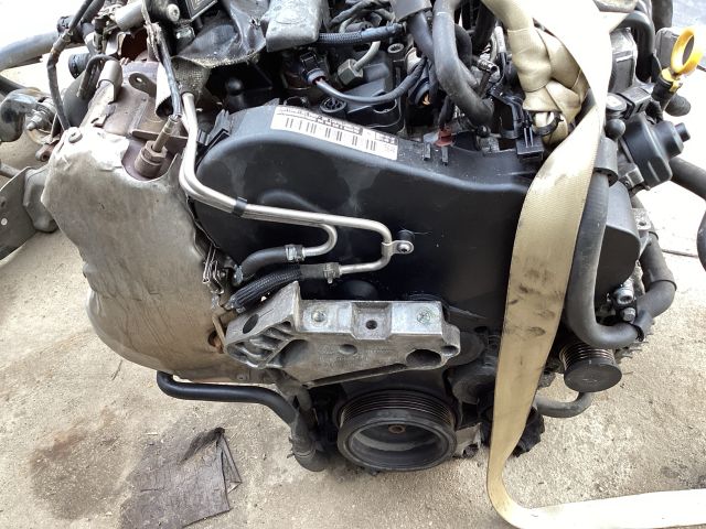 bontott VW PASSAT B8 Motor (Fűzött blokk hengerfejjel)