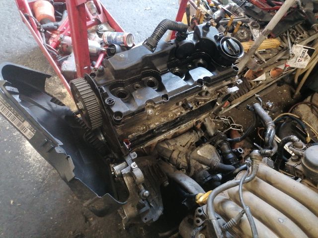 bontott VW PASSAT B8 Motor (Fűzött blokk hengerfejjel)