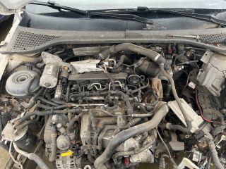 bontott VW PASSAT B8 Motor (Fűzött blokk hengerfejjel)