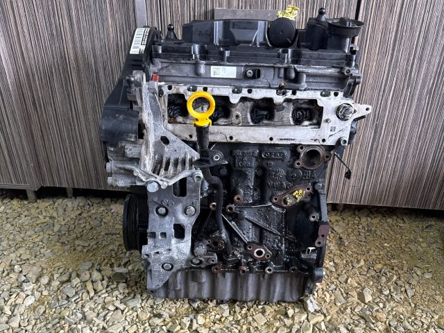 bontott VW PASSAT B8 Motor (Fűzött blokk hengerfejjel)
