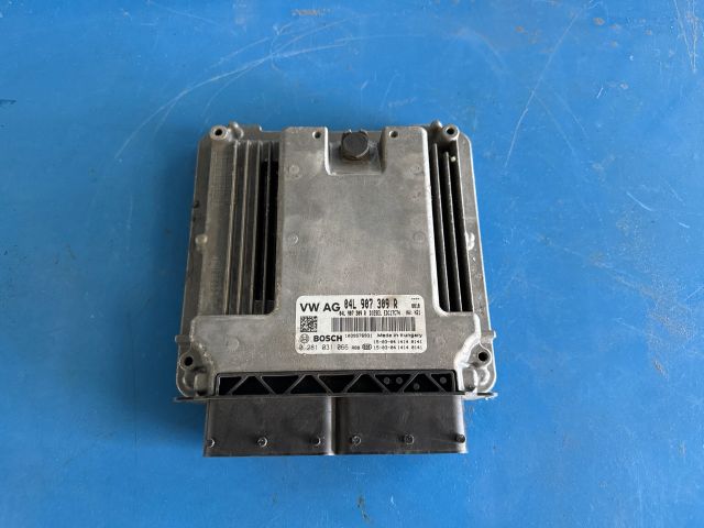 bontott VW PASSAT B8 Motorvezérlő