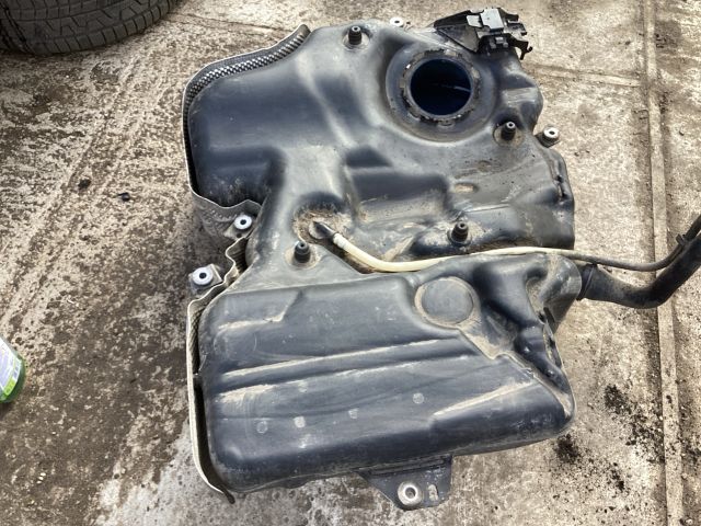 bontott VW PASSAT B8 Tank