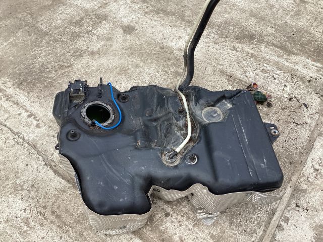 bontott VW PASSAT B8 Tank