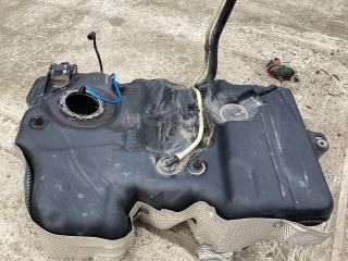 bontott VW PASSAT B8 Tank