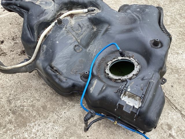 bontott VW PASSAT B8 Tank