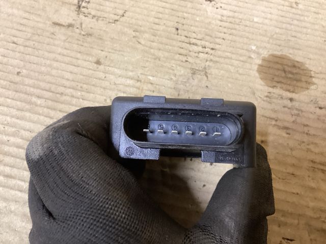 bontott VW PASSAT B8 Üzemanyag Szivattyú Relé