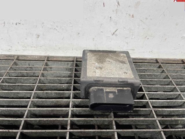 bontott VW PASSAT B8 Üzemanyag Szivattyú Relé