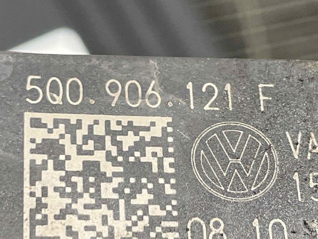 bontott VW PASSAT B8 Üzemanyag Szivattyú Relé