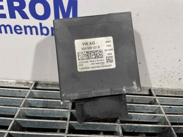 bontott VW PASSAT B8 Üzemanyag Szivattyú Relé