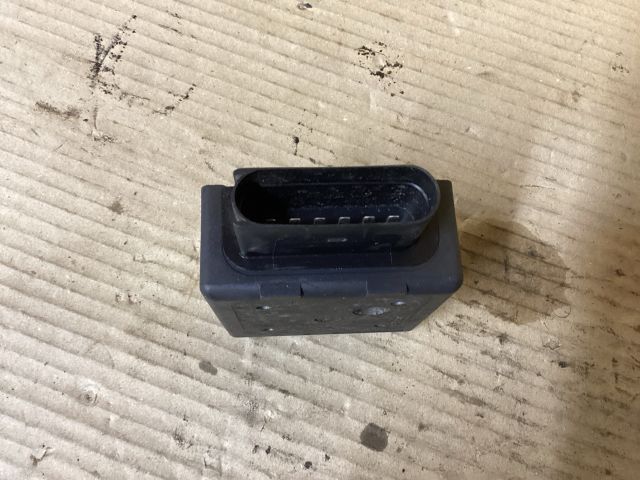 bontott VW PASSAT B8 Üzemanyag Szivattyú Relé