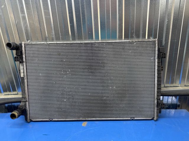 bontott VW PASSAT B8 Vízhűtő Radiátor (Klímás)