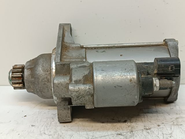 bontott VW PASSAT B8 Önindító