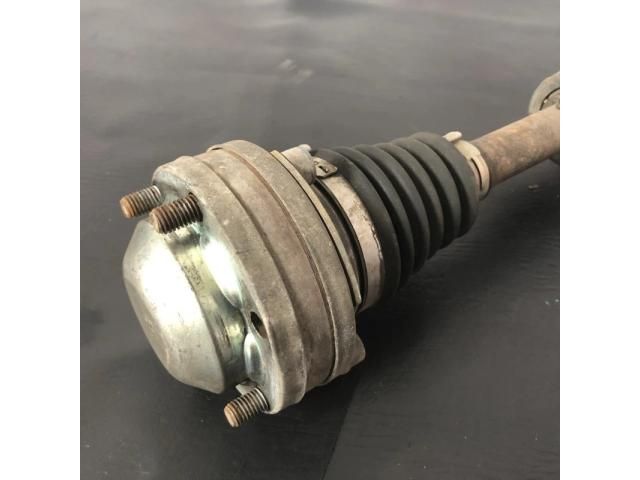 bontott VW PASSAT B8 Bal Féltengely