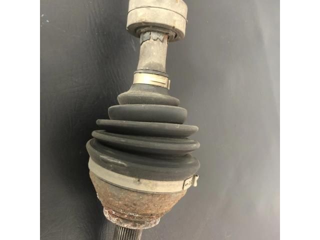 bontott VW PASSAT B8 Bal Féltengely