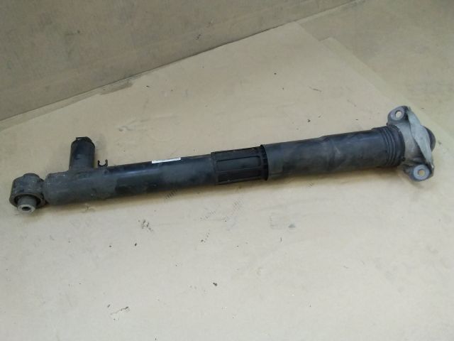 bontott VW PASSAT B8 Bal hátsó Lengéscsillapító