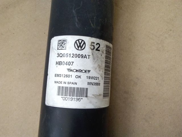 bontott VW PASSAT B8 Bal hátsó Lengéscsillapító