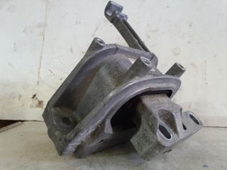 bontott VW PASSAT B8 Motor Tartó Bak (Fém)