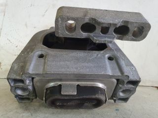 bontott VW PASSAT B8 Motor Tartó Bak (Fém)