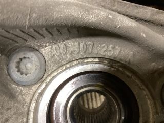 bontott VW PASSAT B8 Bal első Csonkállvány Kerékaggyal