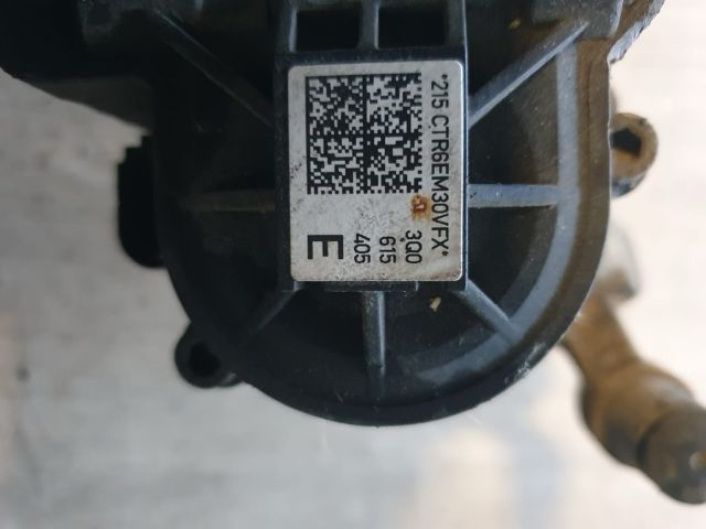 bontott VW PASSAT B8 Bal első Féknyereg Munkahengerrel