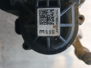 bontott VW PASSAT B8 Bal első Féknyereg Munkahengerrel