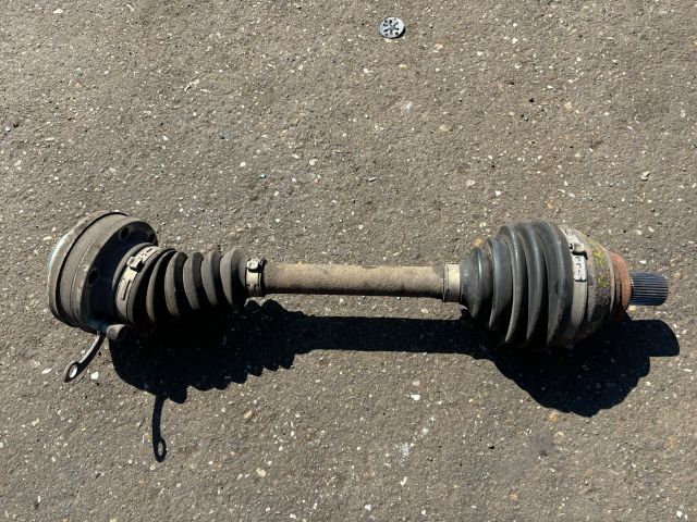 bontott VW PASSAT B8 Bal Féltengely