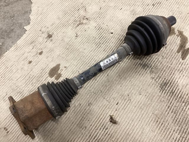 bontott VW PASSAT B8 Bal Féltengely