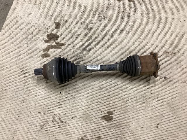 bontott VW PASSAT B8 Bal Féltengely