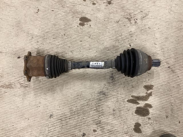 bontott VW PASSAT B8 Bal Féltengely