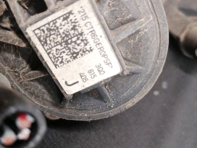 bontott VW PASSAT B8 Bal hátsó Féknyereg Munkahengerrel