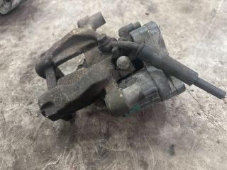 bontott VW PASSAT B8 Bal hátsó Féknyereg Munkahengerrel