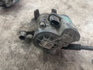 bontott VW PASSAT B8 Bal hátsó Féknyereg Munkahengerrel