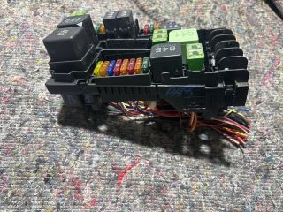 bontott VW PASSAT B8 Biztosítéktábla Motortér