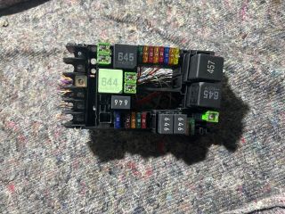 bontott VW PASSAT B8 Biztosítéktábla Motortér