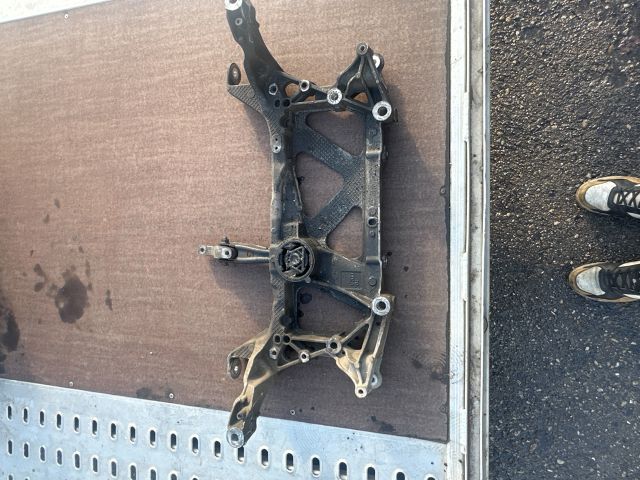 bontott VW PASSAT B8 Első Bölcső