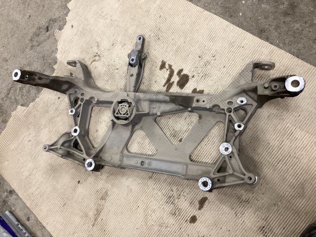 bontott VW PASSAT B8 Első Bölcső