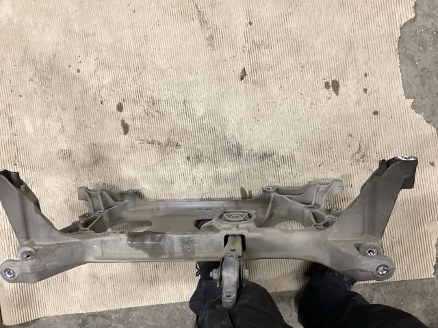 bontott VW PASSAT B8 Első Bölcső