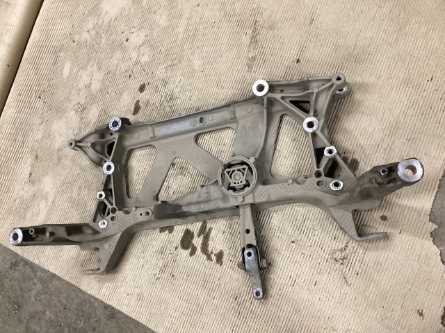 bontott VW PASSAT B8 Első Bölcső