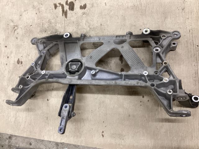 bontott VW PASSAT B8 Első Bölcső