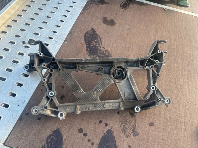 bontott VW PASSAT B8 Első Bölcső