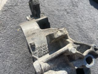 bontott VW PASSAT B8 Generátor Tartó Bak